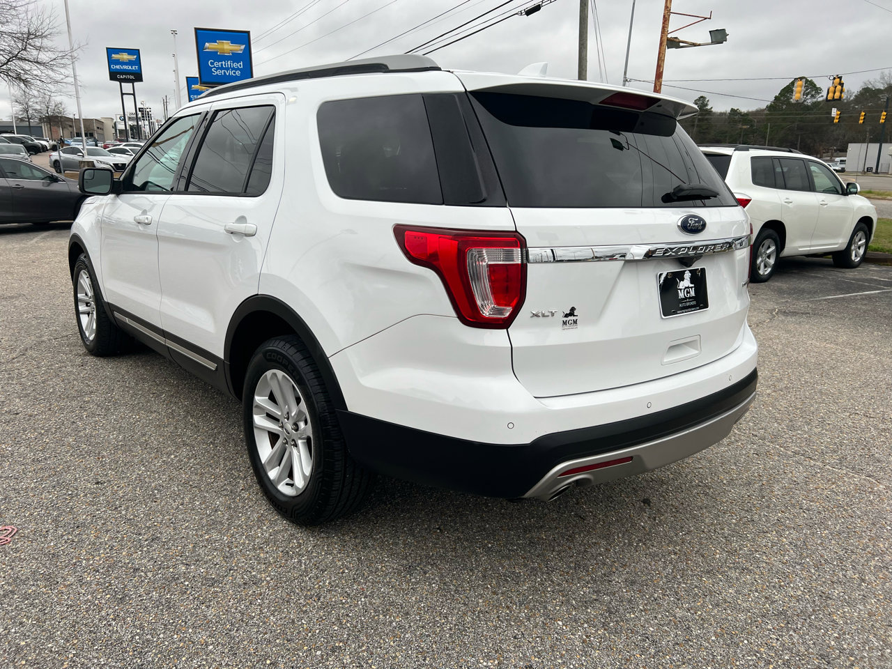 Used 2016 Ford Explorer XLT w/ Equipment Group 202A image 18