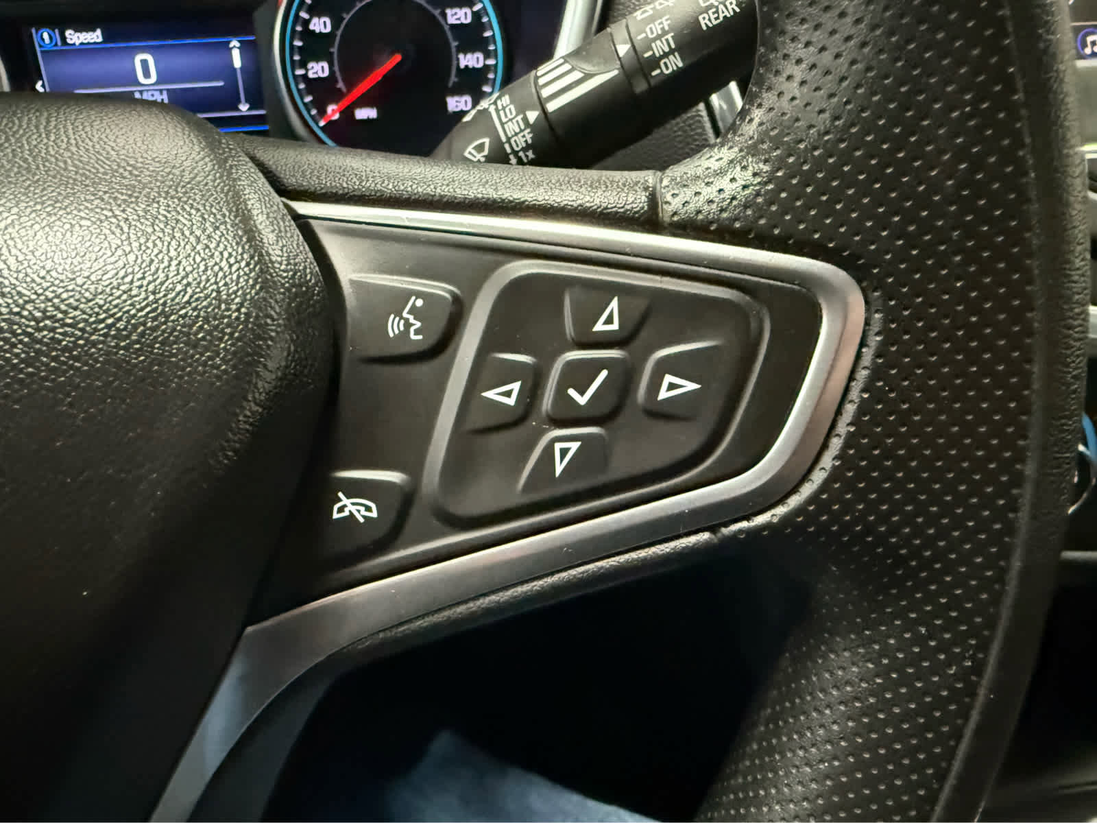Used 2023 Chevrolet Equinox LT AWD/4WD image 25