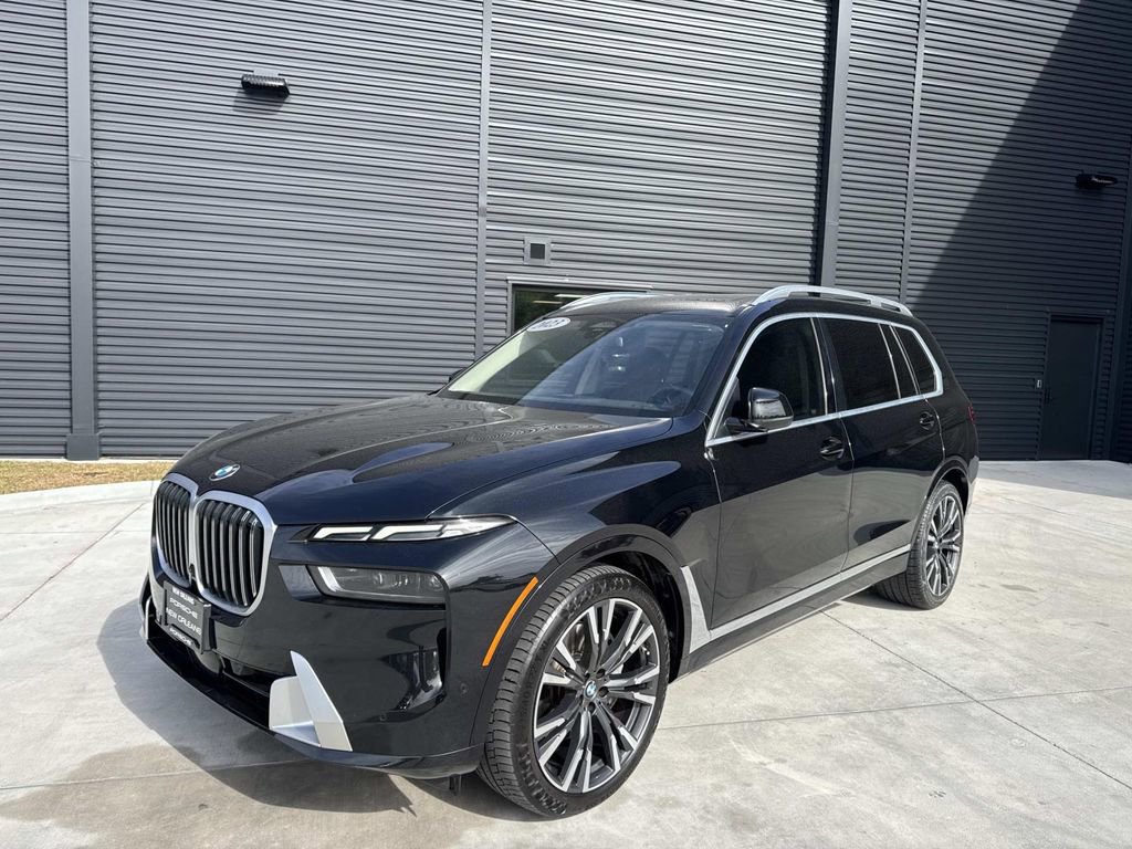 Used 2023 BMW X7 xDrive40i w/ Parking Assistance Package AWD/4WD image 1