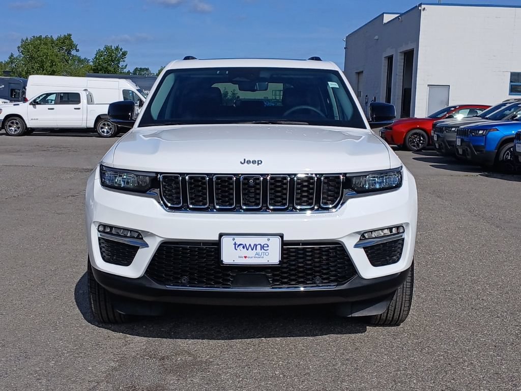 Used 2023 Jeep Grand Cherokee Limited w/ Luxury Tech Group II AWD/4WD image 5
