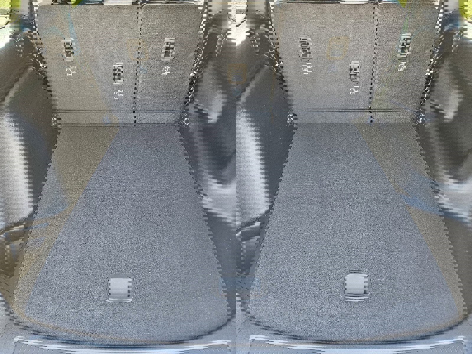 New 2025 Jeep Grand Cherokee Altitude image 32