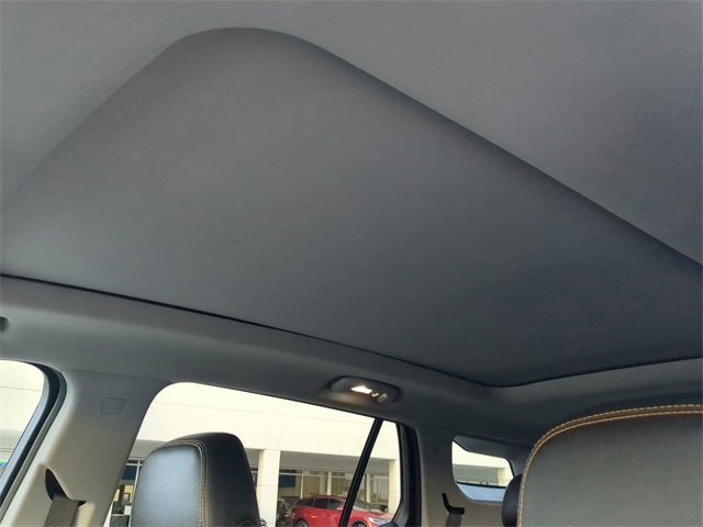 Used 2021 GMC Terrain SLT w/ Elevation Edition image 21