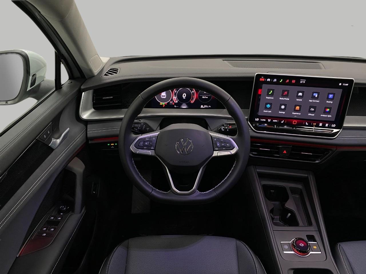 New 2026 Volkswagen Tiguan SE image 13