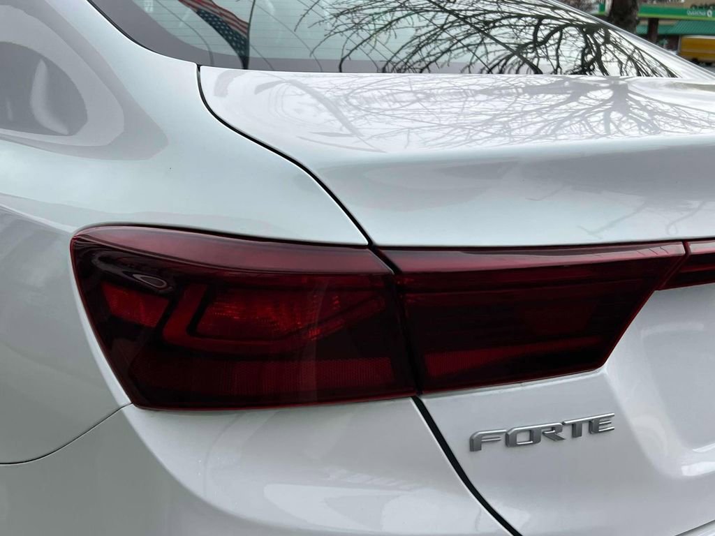 Used 2023 Kia Forte LXS w/ LXS Technology Package image 12