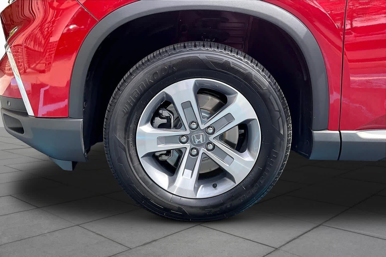 Certified 2025 Honda Pilot EX-L image 10