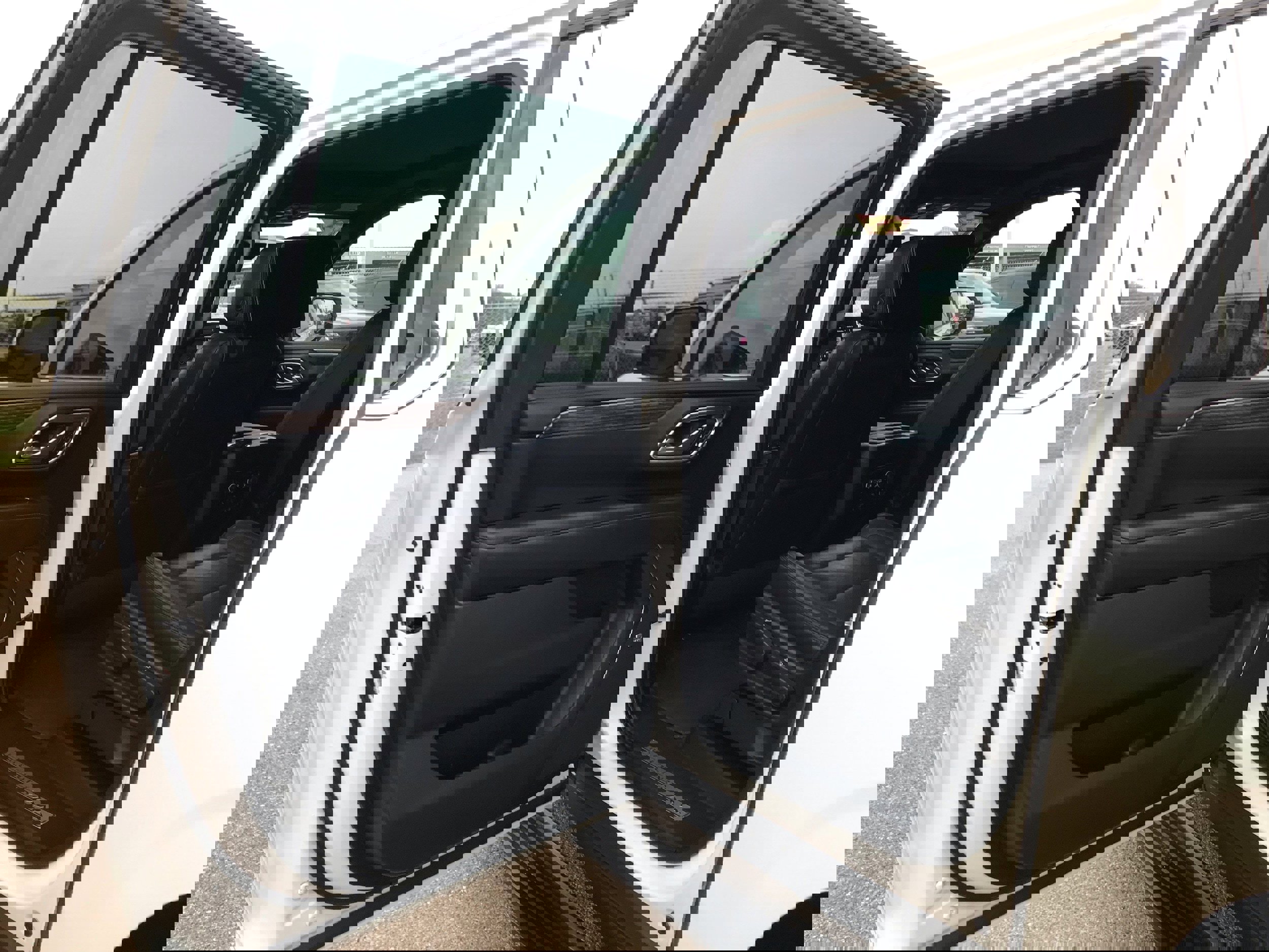 Used 2021 Chevrolet Suburban High Country w/ Premium Package image 14