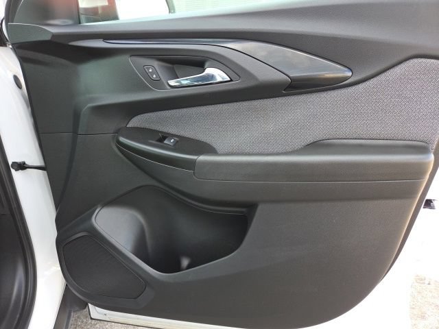 Used 2021 Chevrolet TrailBlazer LT w/ Premium Seating Package FWD image 17