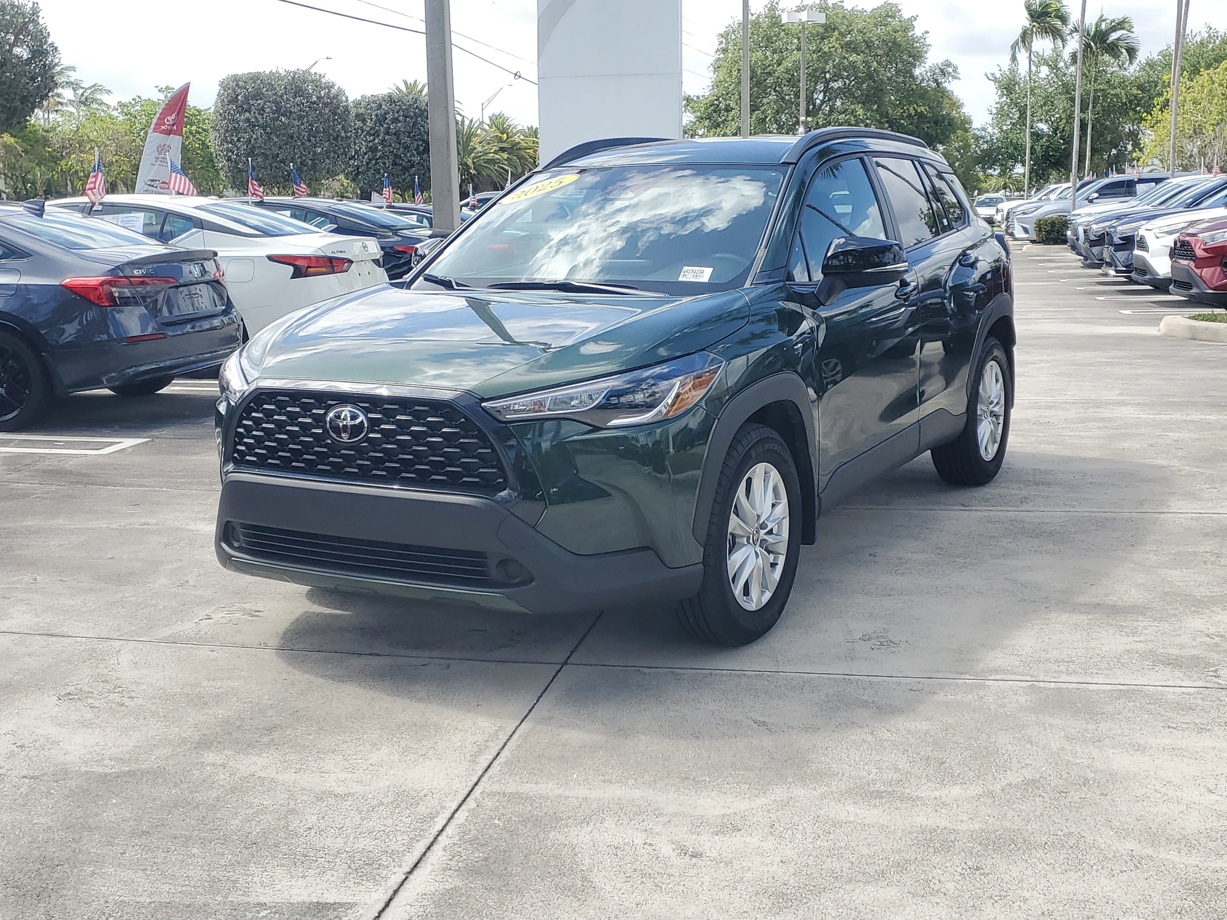 Certified 2025 Toyota Corolla Cross LE FWD image 7