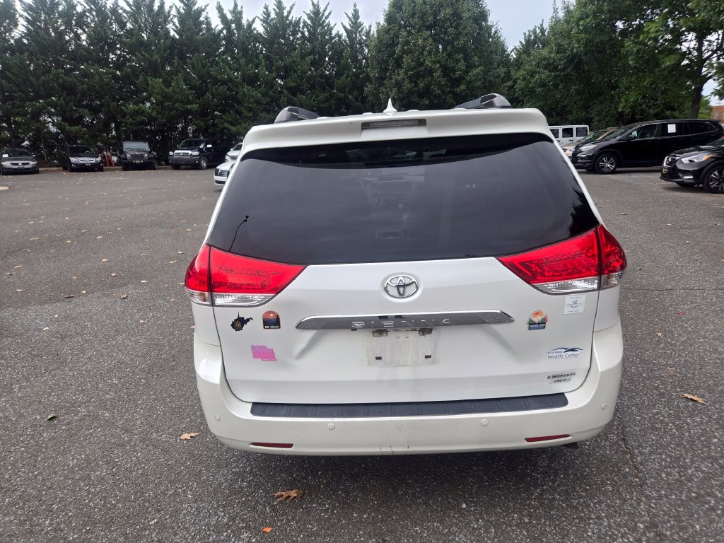 Used 2013 Toyota Sienna Limited w/ Premium Pkg AWD/4WD image 5