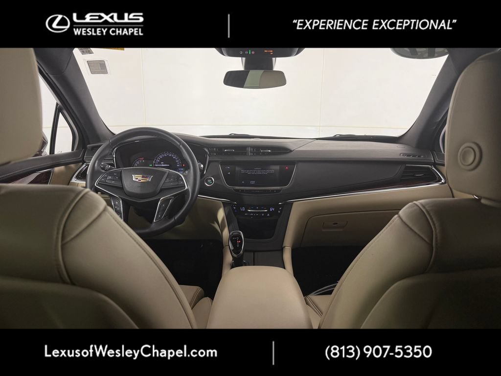 Used 2017 Cadillac XT5 Premium Luxury w/ Driver Assist Package FWD image 8