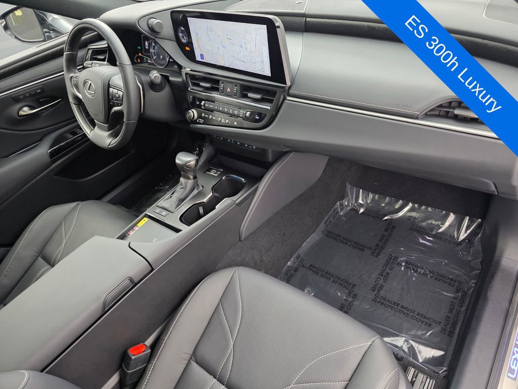 Used 2025 Lexus ES 300h w/ Technology Package image 29