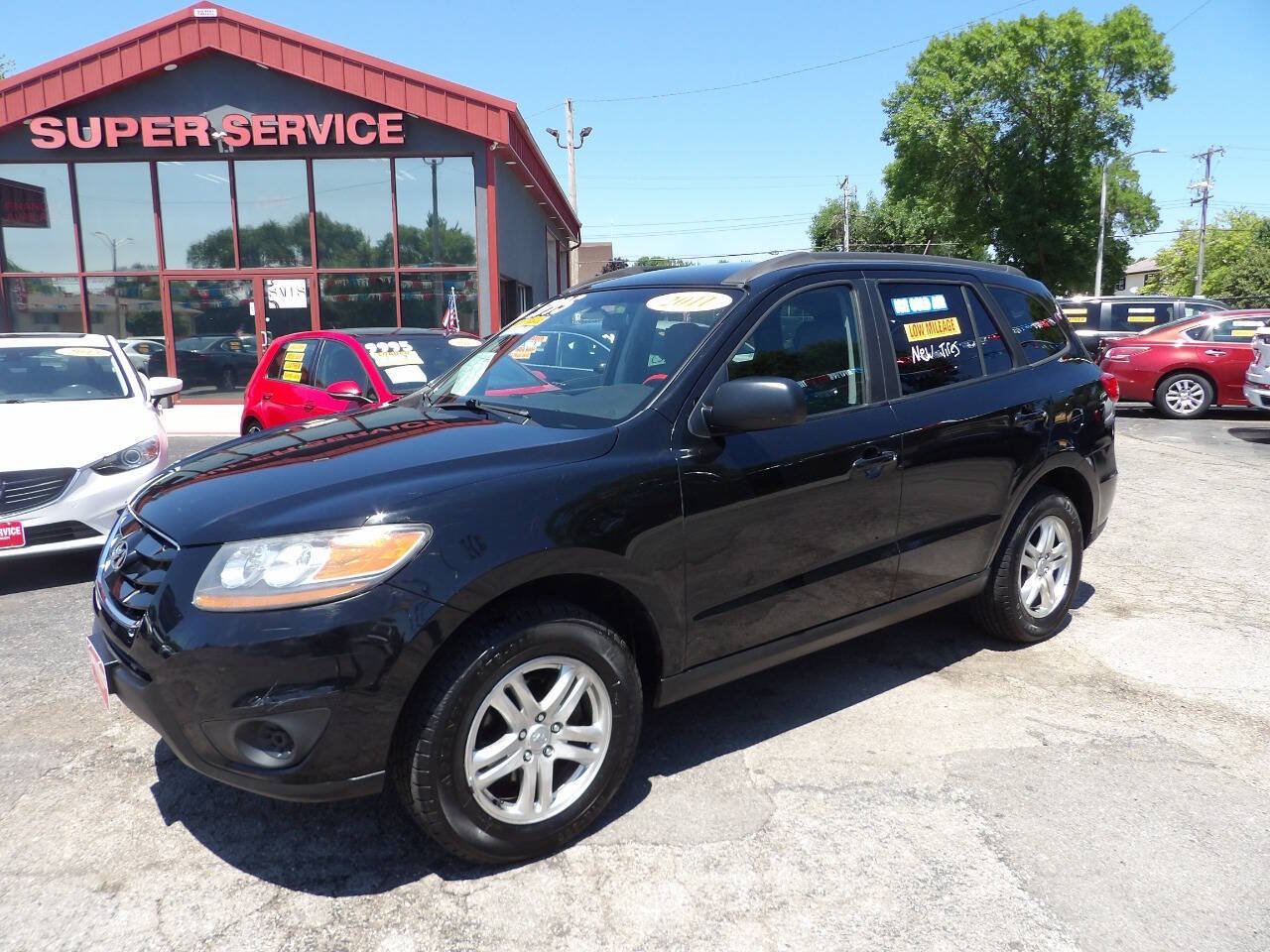 Used 2011 Hyundai Santa Fe GLS FWD image 1