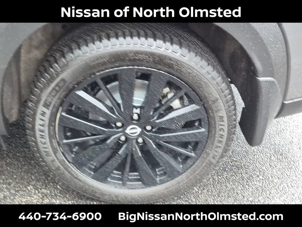 Certified 2024 Nissan Pathfinder Platinum w/ Lighting Package (N93) AWD/4WD image 31