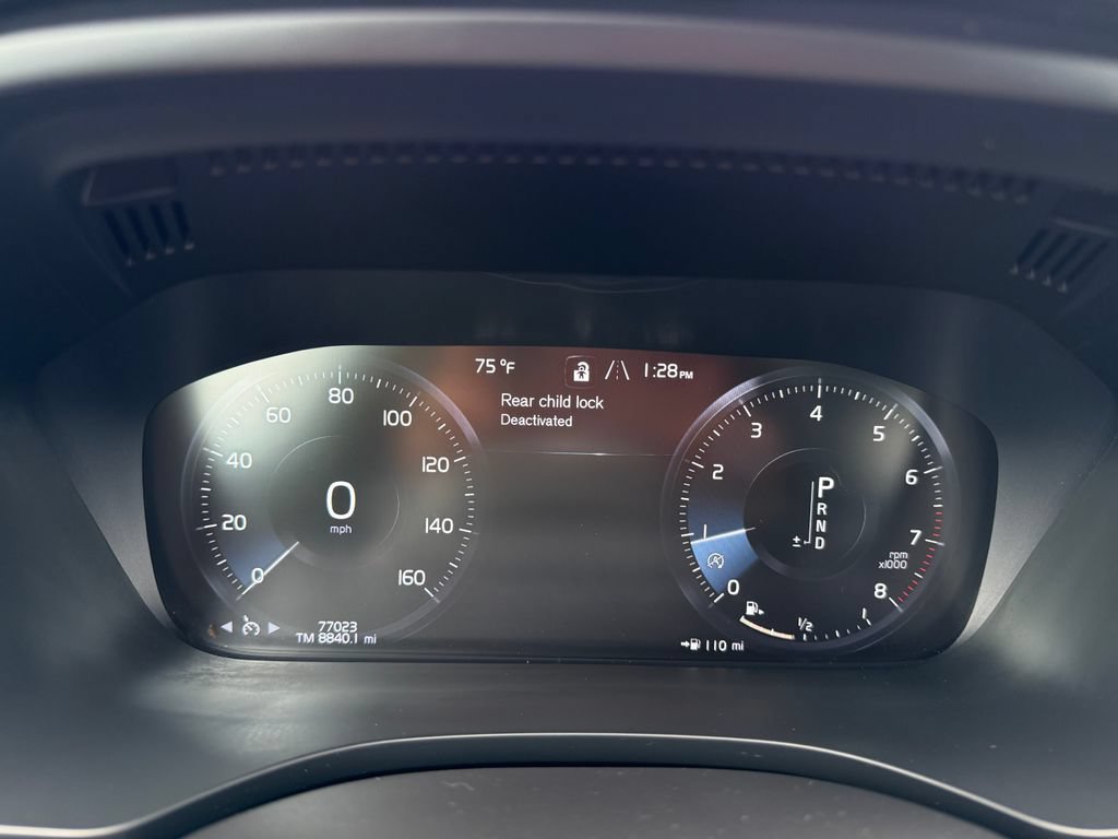Used 2019 Volvo XC60 T6 Momentum w/ Multimedia Package AWD/4WD image 26