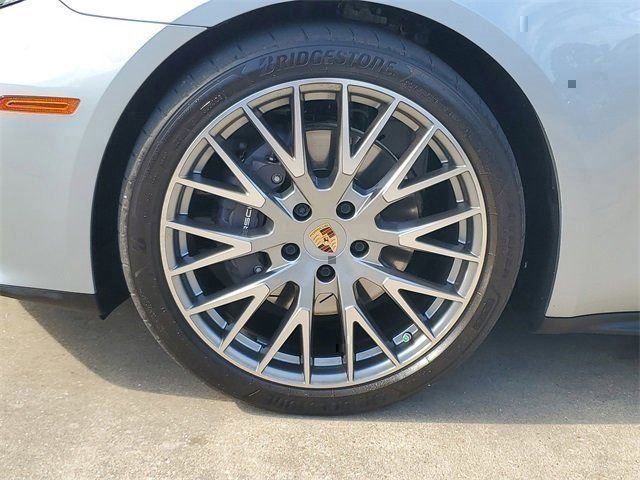 Certified 2024 Porsche Panamera image 11