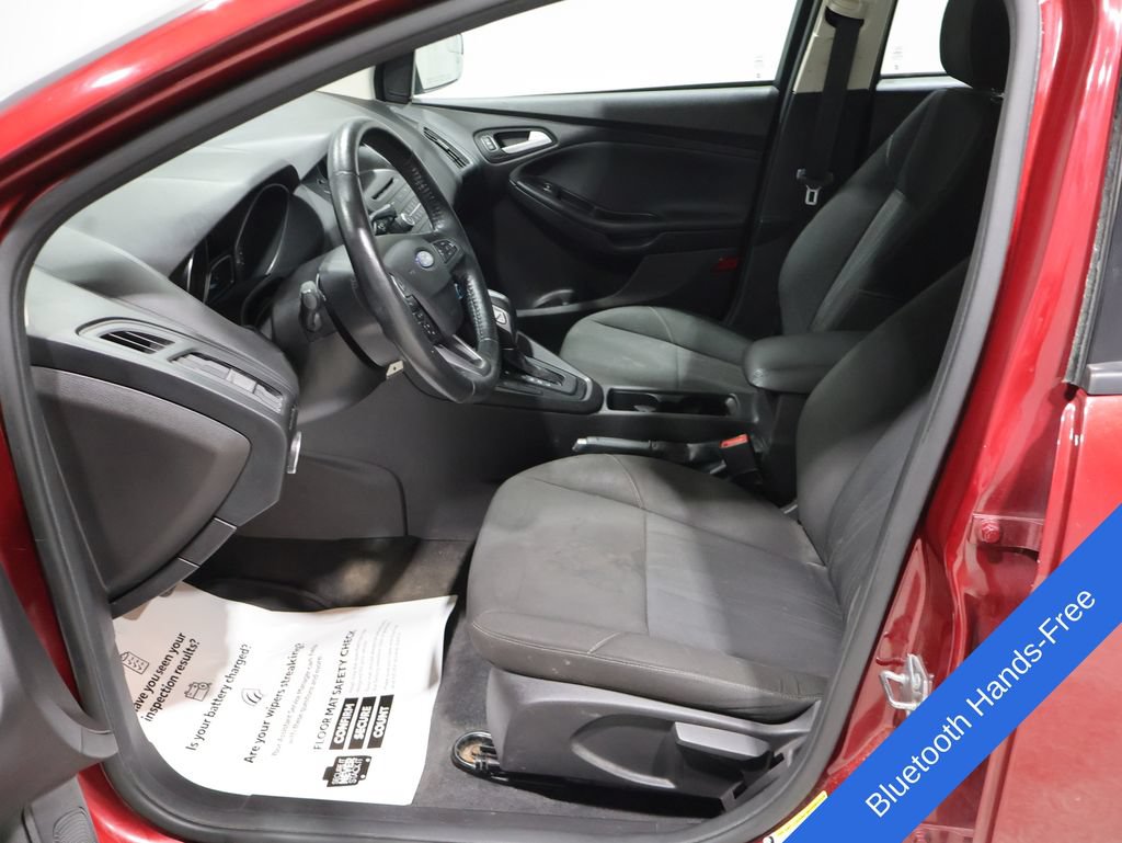 Used 2015 Ford Focus SE w/ SE Cold Weather Package FWD image 2