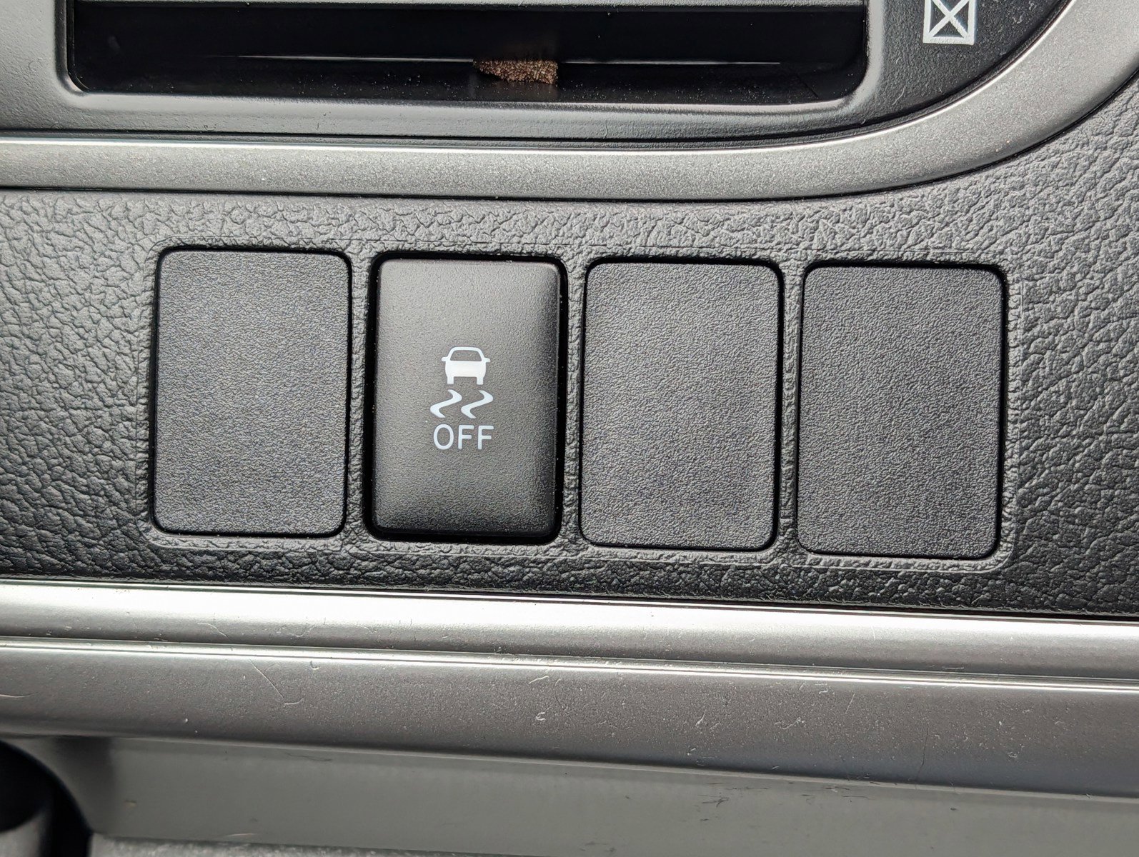 Used 2013 Toyota Camry LE image 28