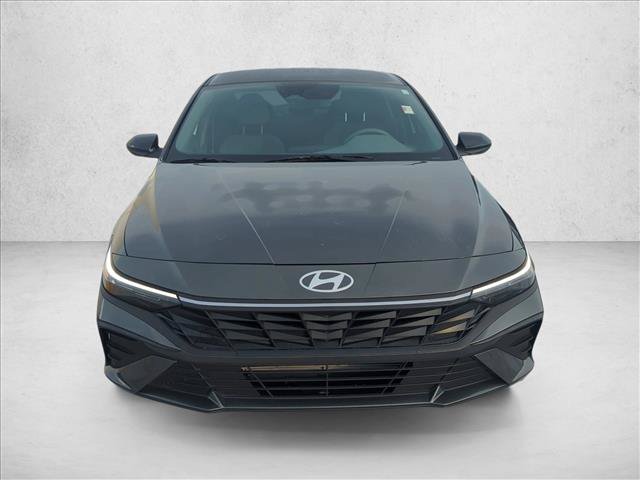 Used 2025 Hyundai Elantra Sport FWD image 2