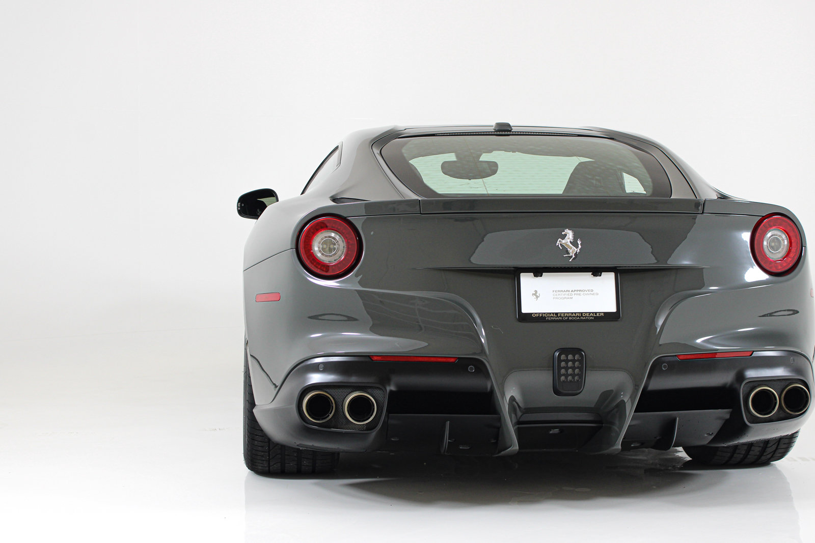 Used 2015 Ferrari F12 Berlinetta RWD image 23
