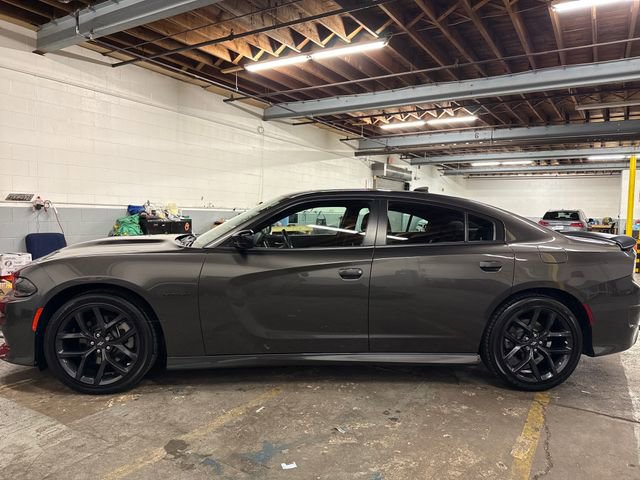 Used 2022 Dodge Charger R/T w/ Blacktop Package image 2