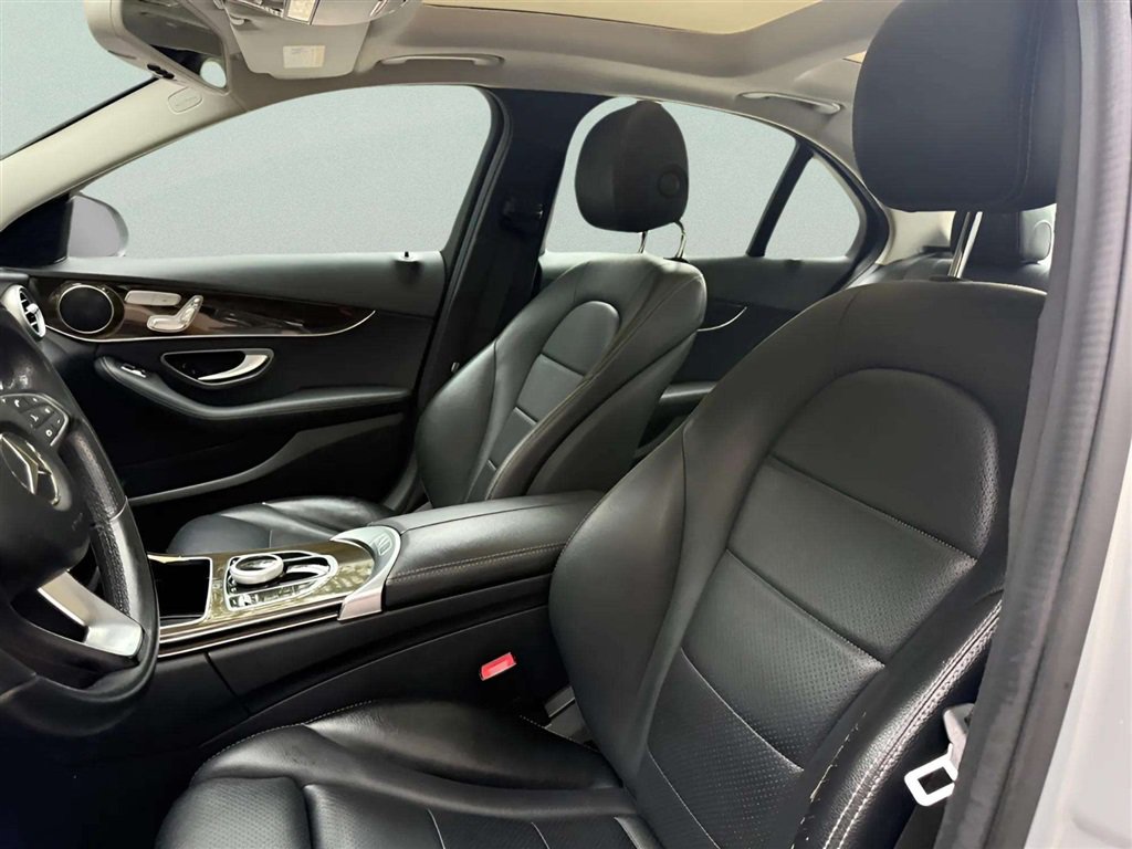 Used 2018 Mercedes-Benz C 300 4MATIC Sedan image 11