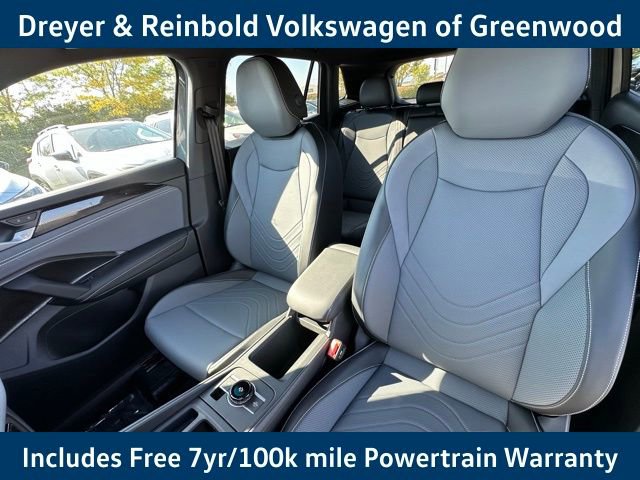 New 2025 Volkswagen Tiguan SE R-Line image 31