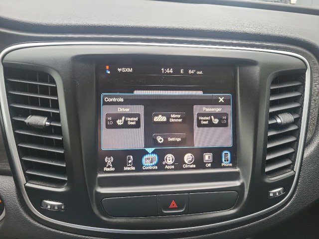 Used 2016 Chrysler 200 Limited FWD image 12