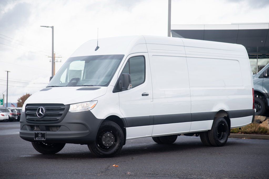 New 2025 Mercedes-Benz Sprinter 4500