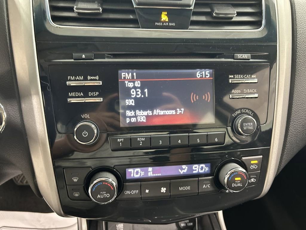 Used 2015 Nissan Altima 2.5 SV FWD image 14