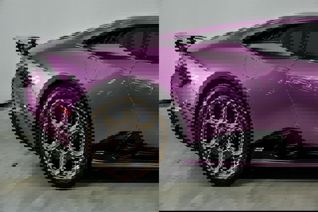 Used 2023 Lamborghini Huracan Tecnica image 16