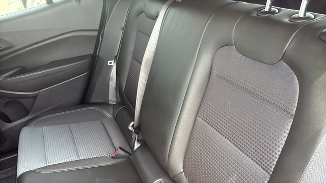 Used 2025 Chevrolet Trax LT w/ LT Convenience Package FWD image 25