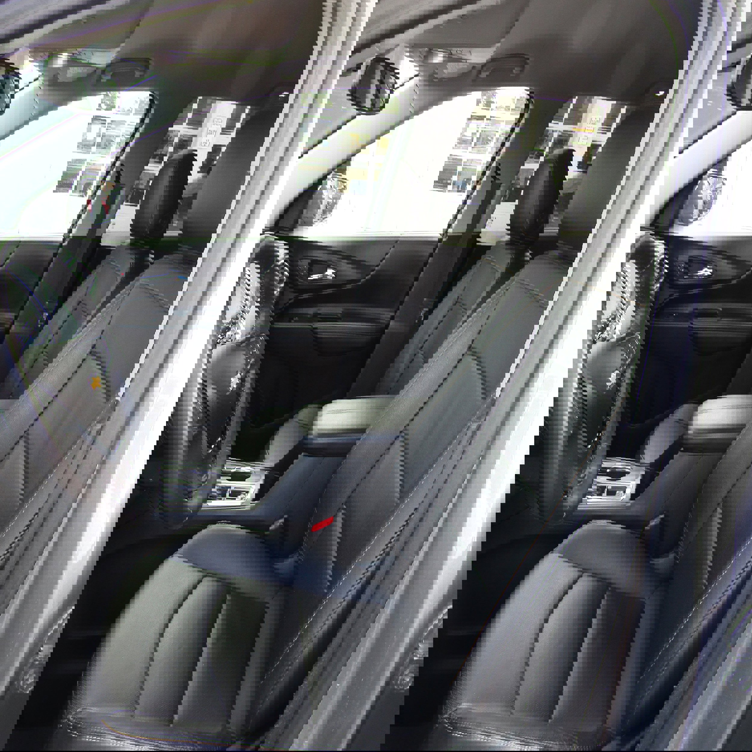 Used 2018 Chevrolet Equinox Premier image 17