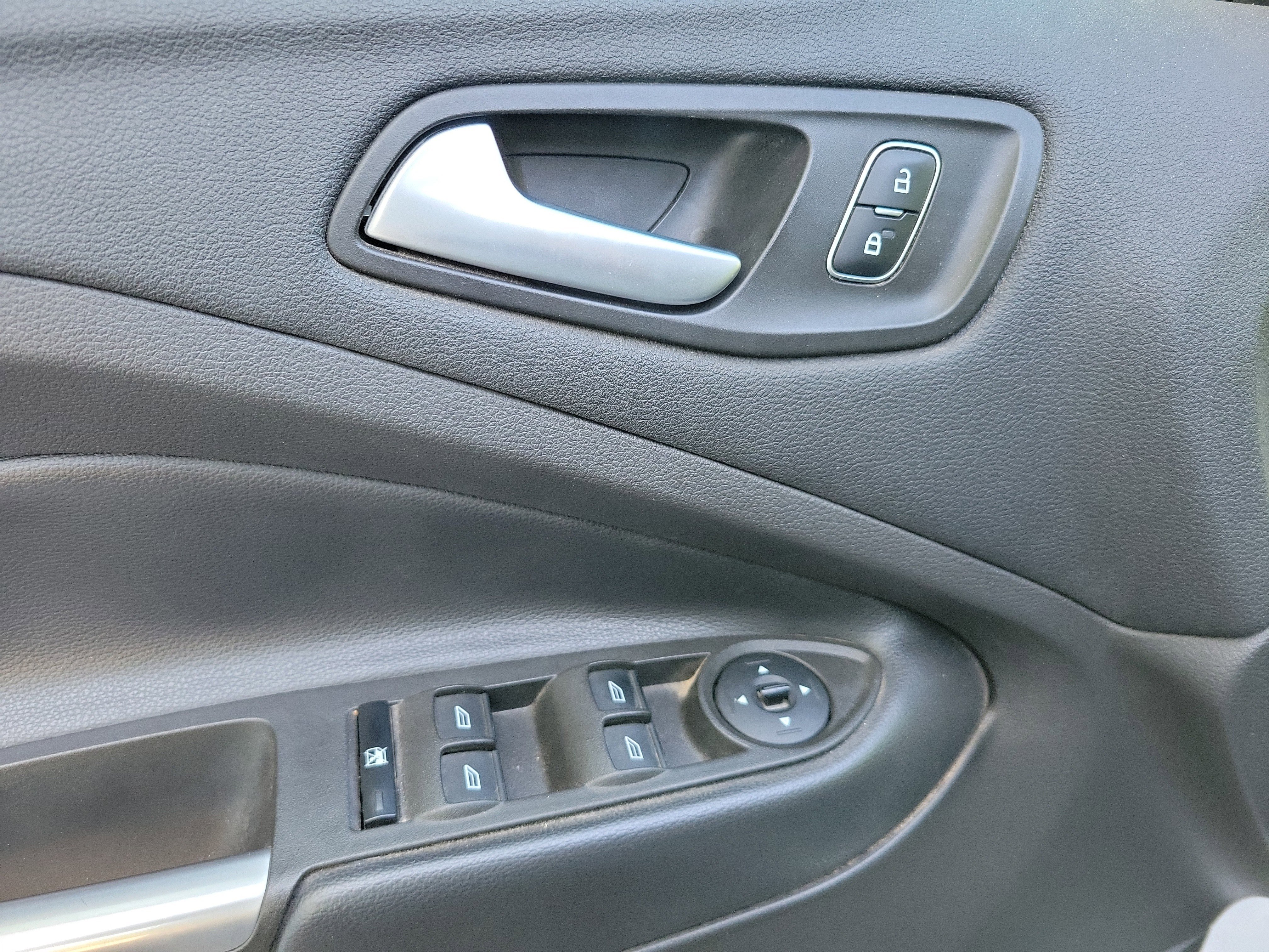 Used 2018 Ford Escape SE AWD/4WD image 24