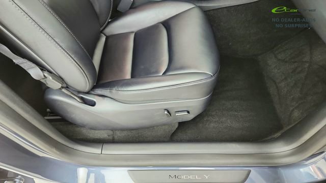 Used 2023 Tesla Model Y Performance AWD/4WD image 22