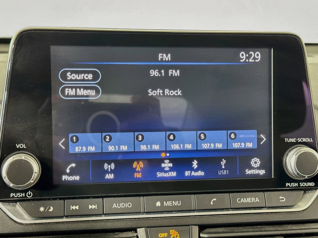 Used 2024 Nissan Altima 2.5 SV FWD image 30