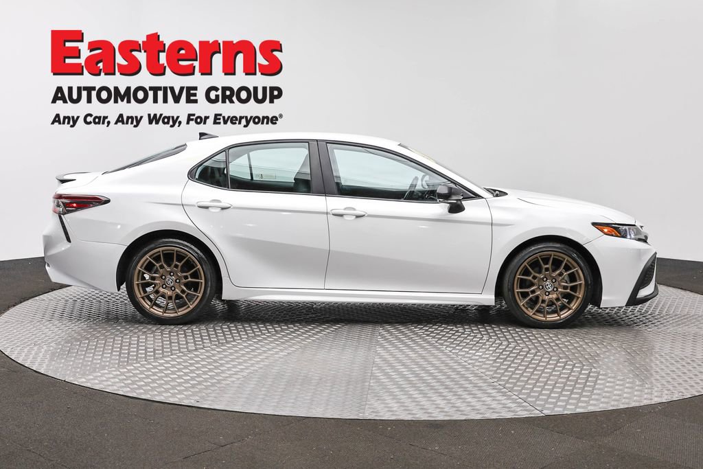 Used 2023 Toyota Camry SE AWD/4WD image 4