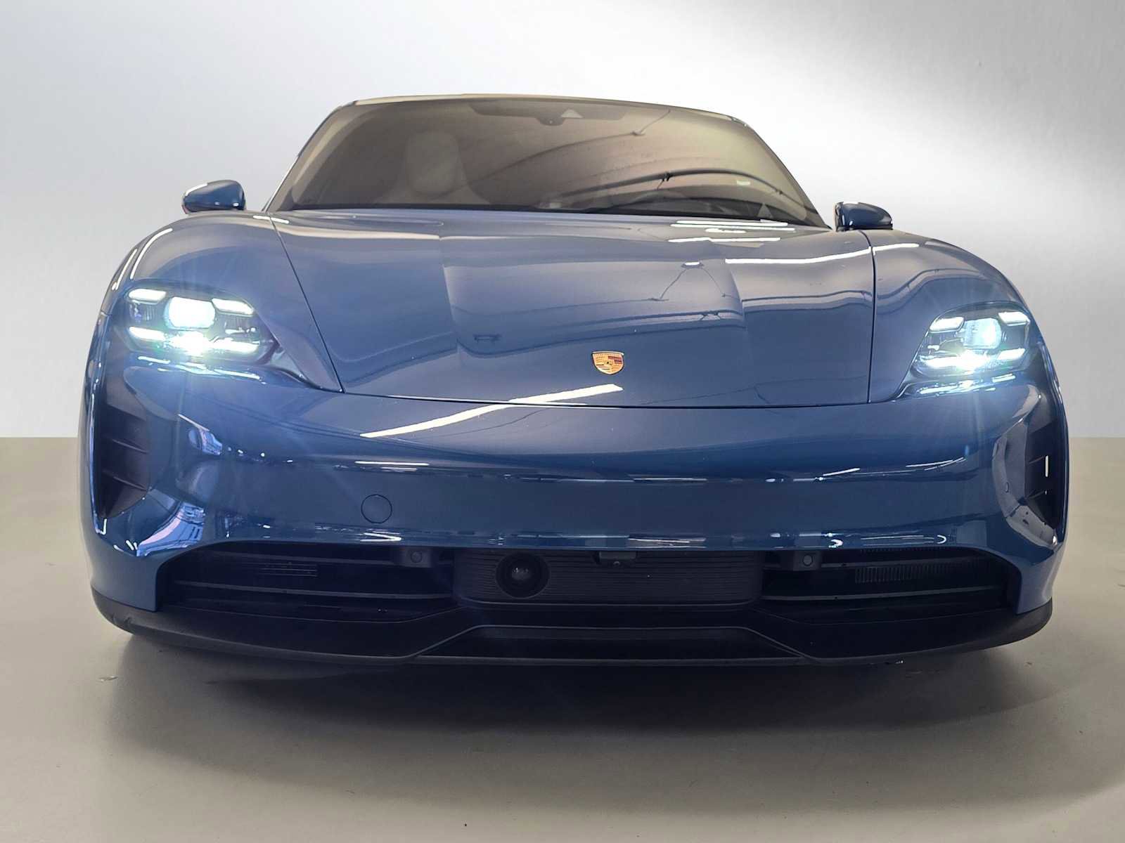 Used 2024 Porsche Taycan GTS image 8