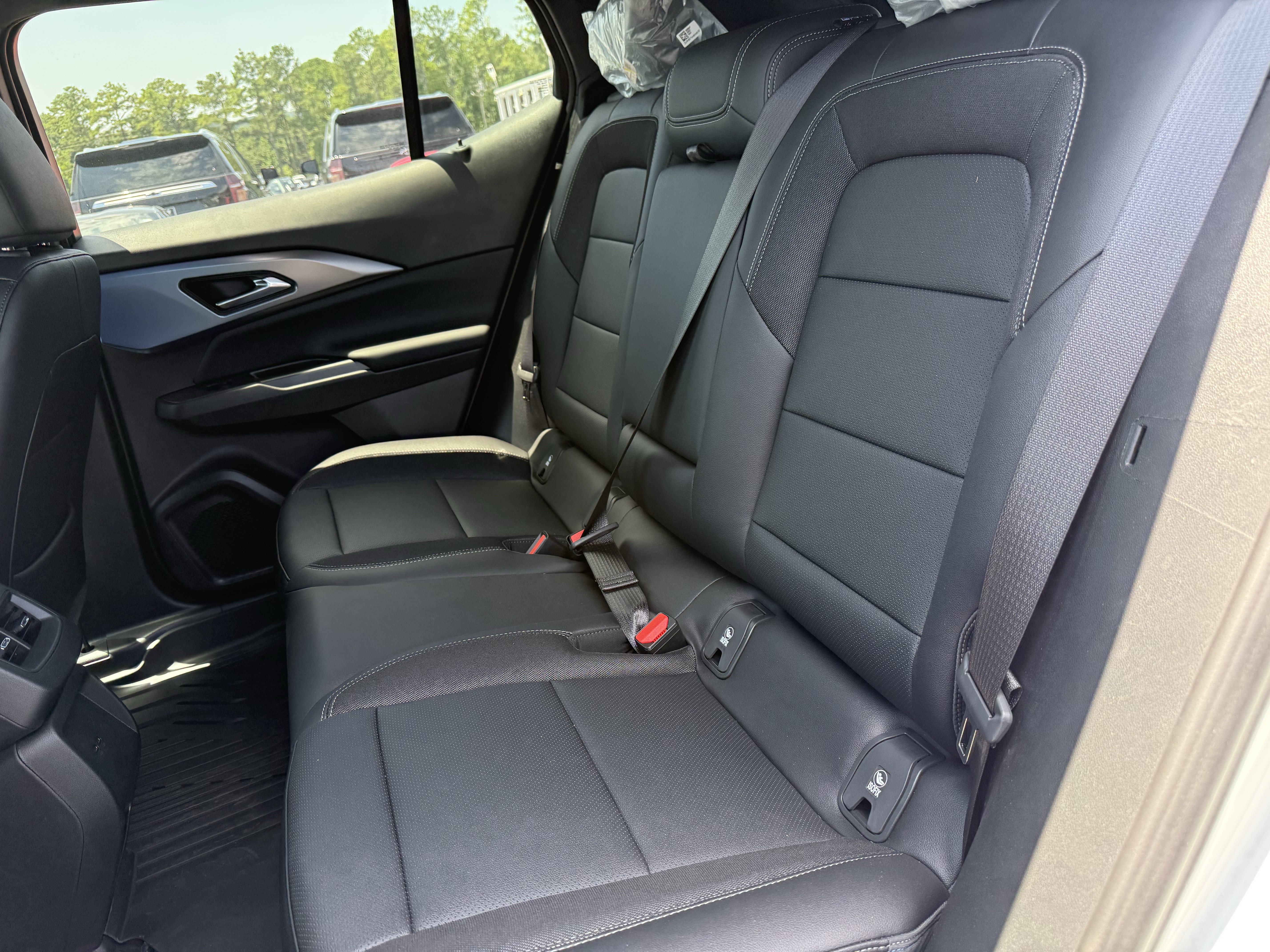 New 2026 Chevrolet Equinox EV LT FWD image 30