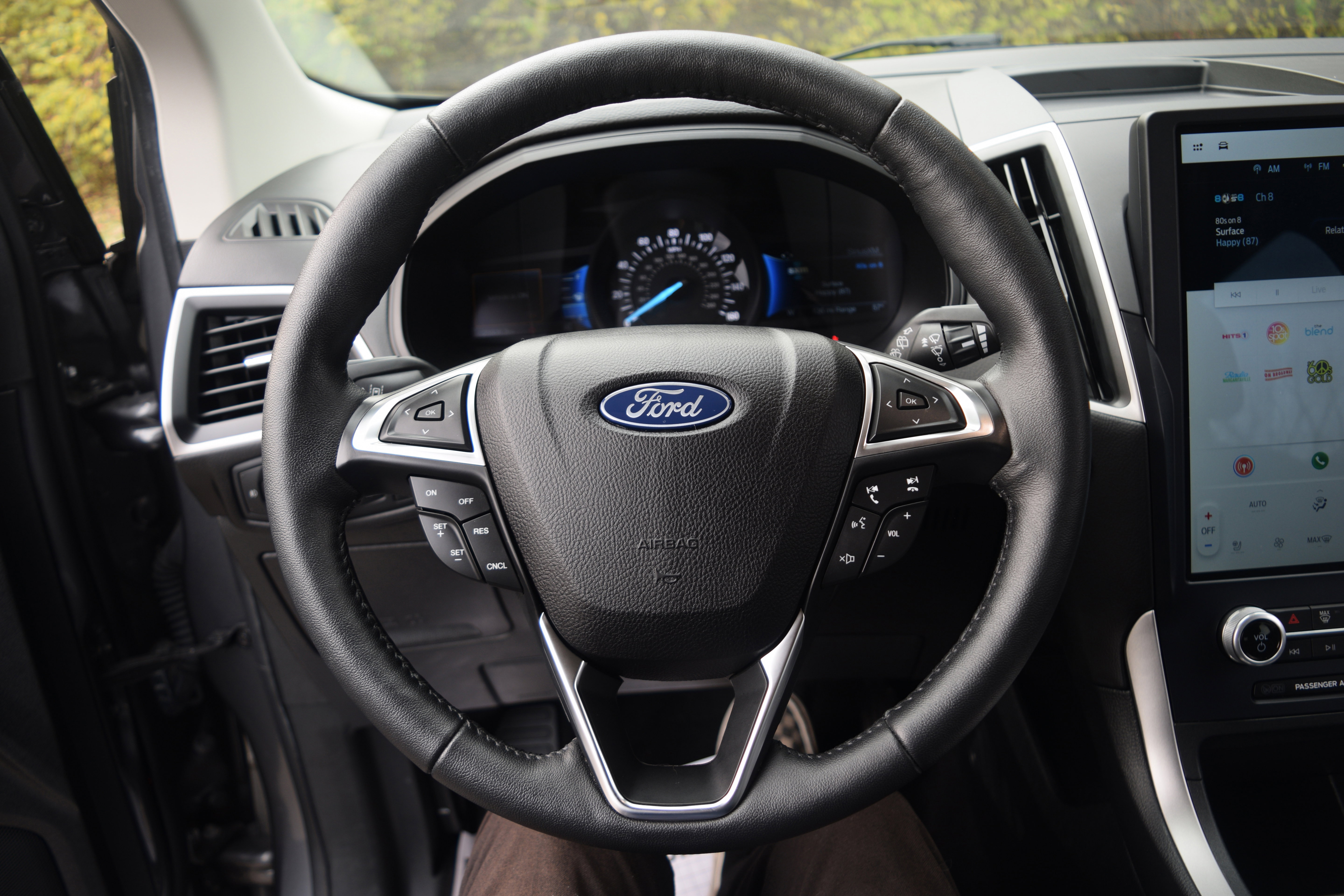 Used 2022 Ford Edge SEL w/ Convenience Package image 4