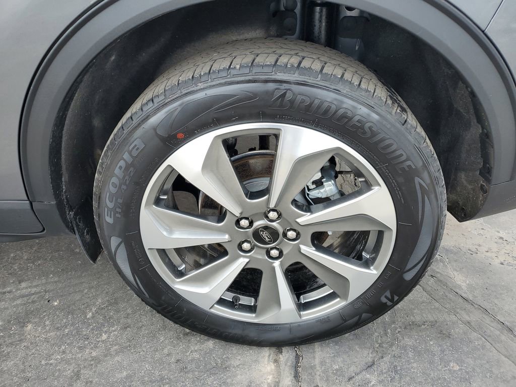 Certified 2025 Ford Escape Platinum image 34