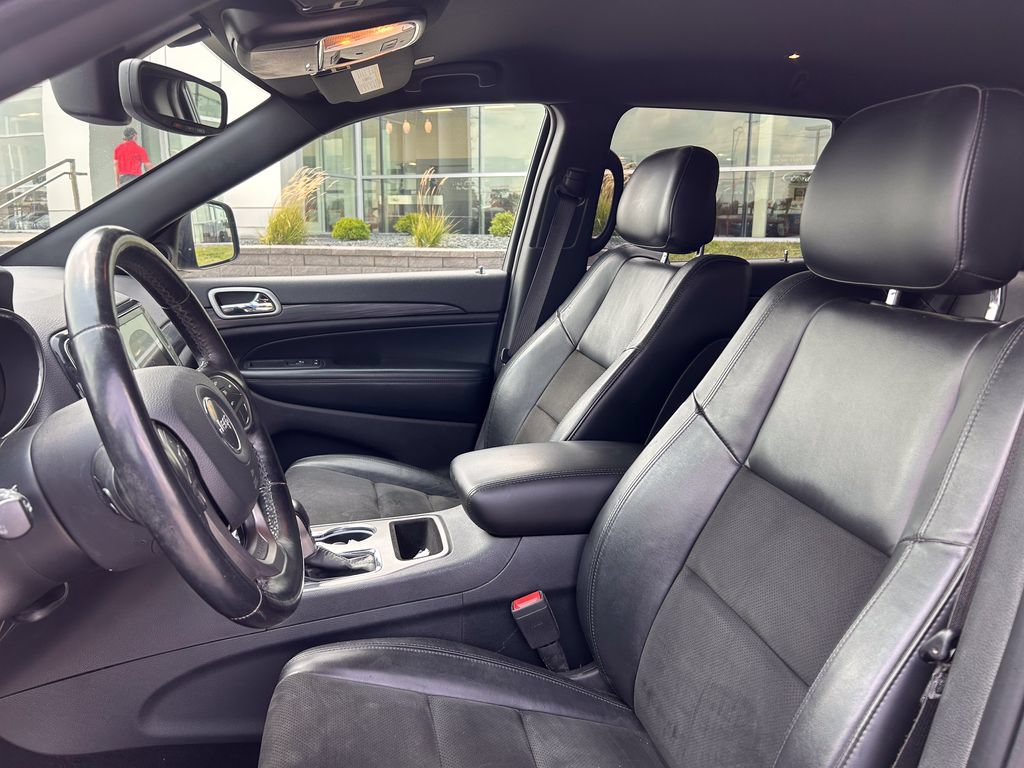 Used 2019 Jeep Grand Cherokee Altitude AWD/4WD image 10
