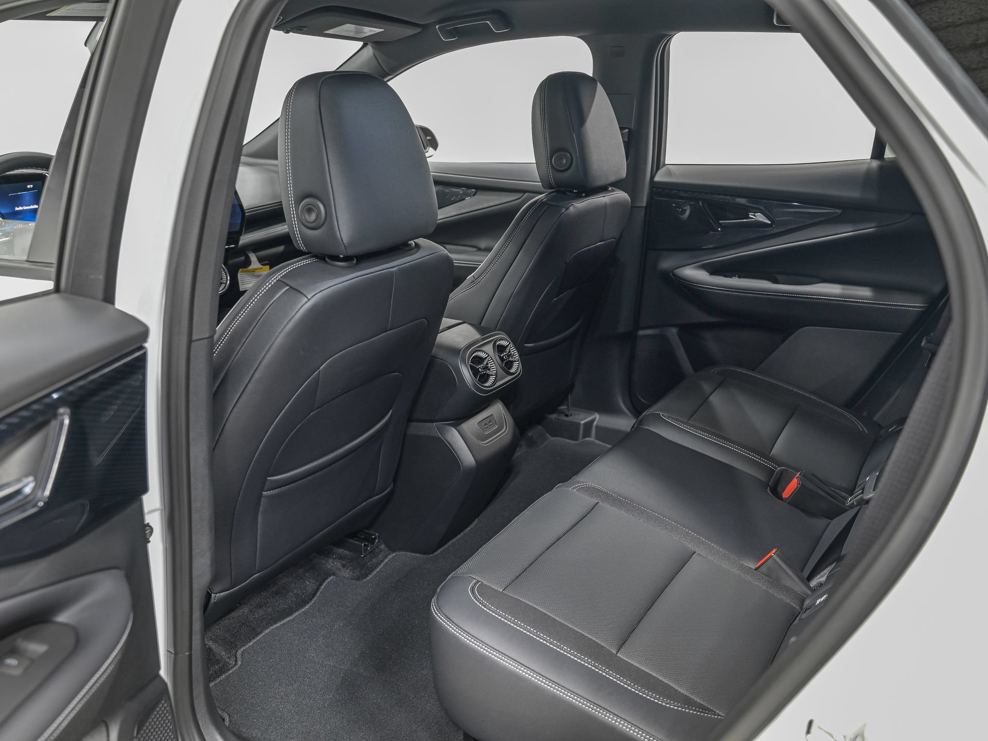 Used 2024 Chevrolet Blazer EV LT AWD/4WD image 23