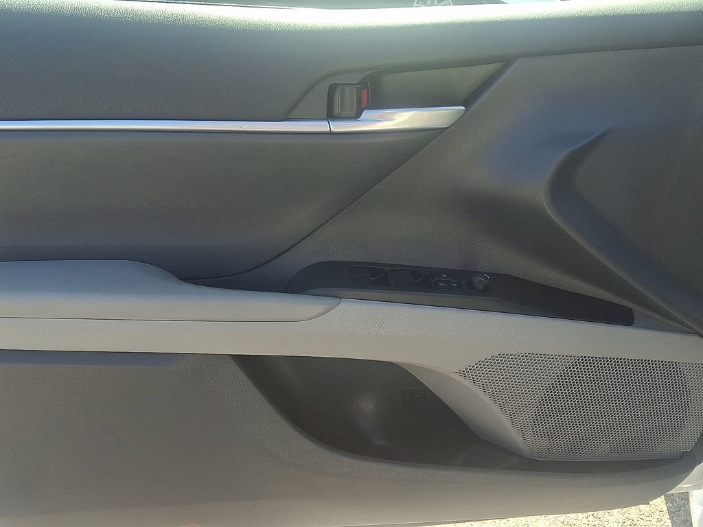 Used 2024 Toyota Camry SE FWD image 12