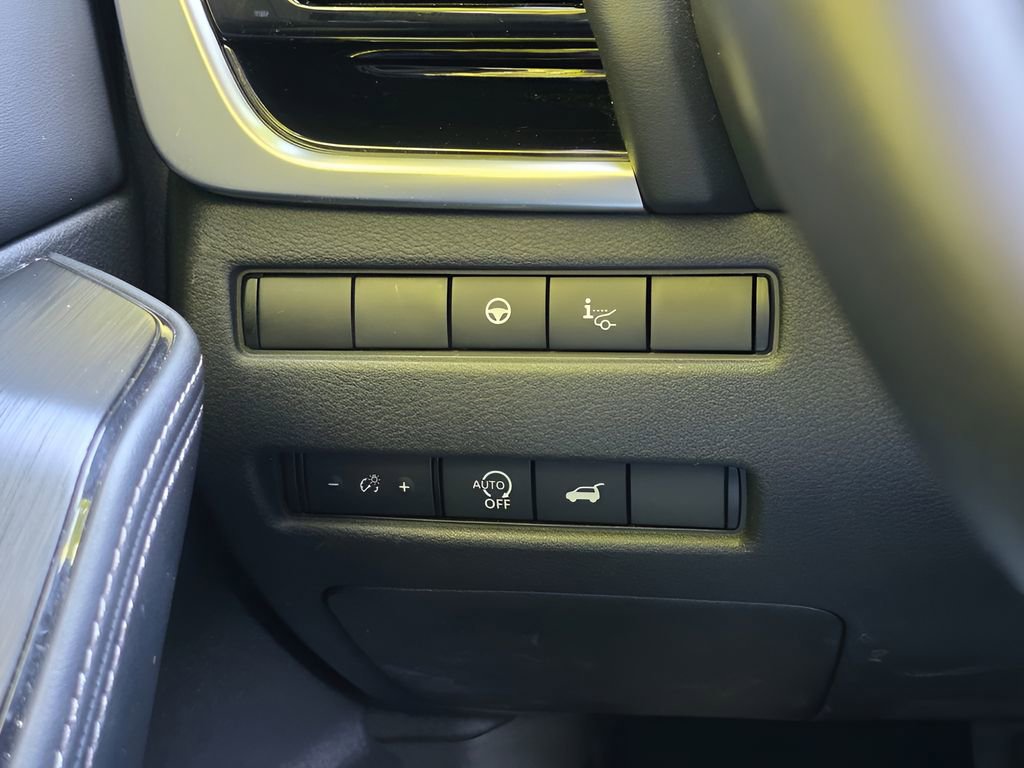 Used 2025 Nissan Rogue SL w/ Tech Package AWD/4WD image 25