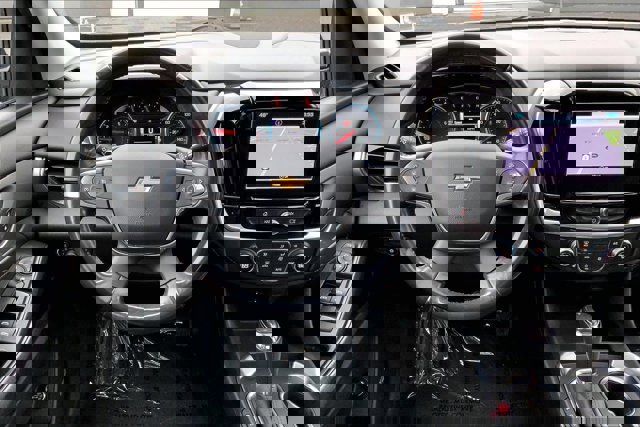 Used 2019 Chevrolet Traverse LT w/ LT Premium Package image 4