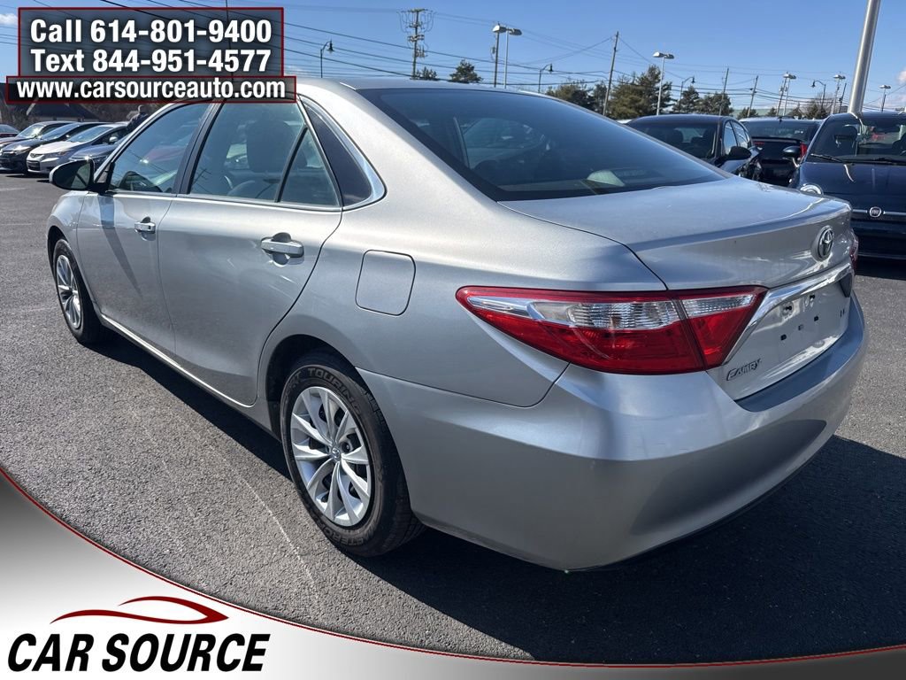 Used 2016 Toyota Camry LE image 4