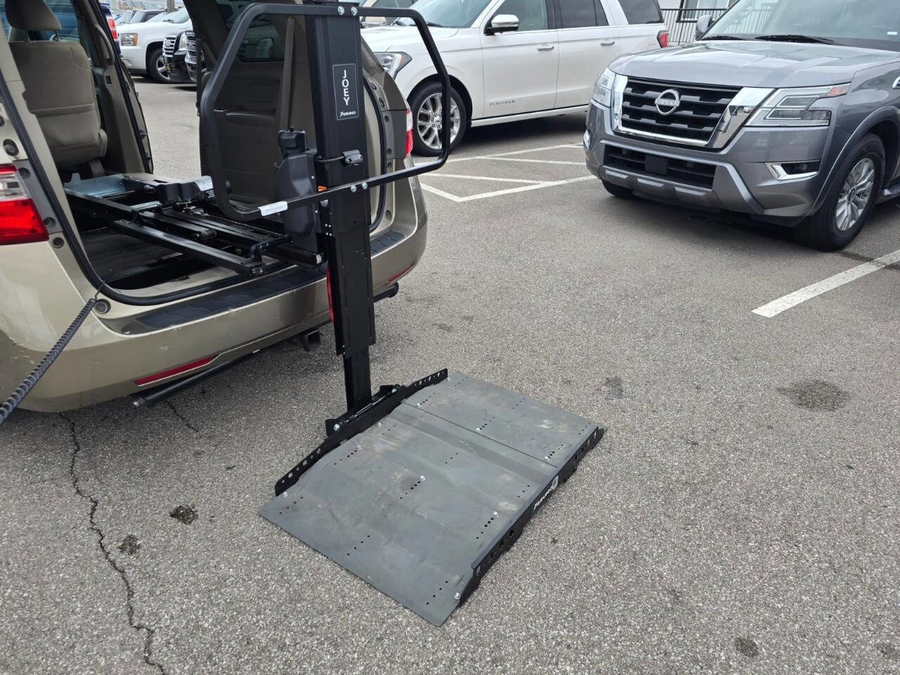 Used 2011 Honda Odyssey EX image 22