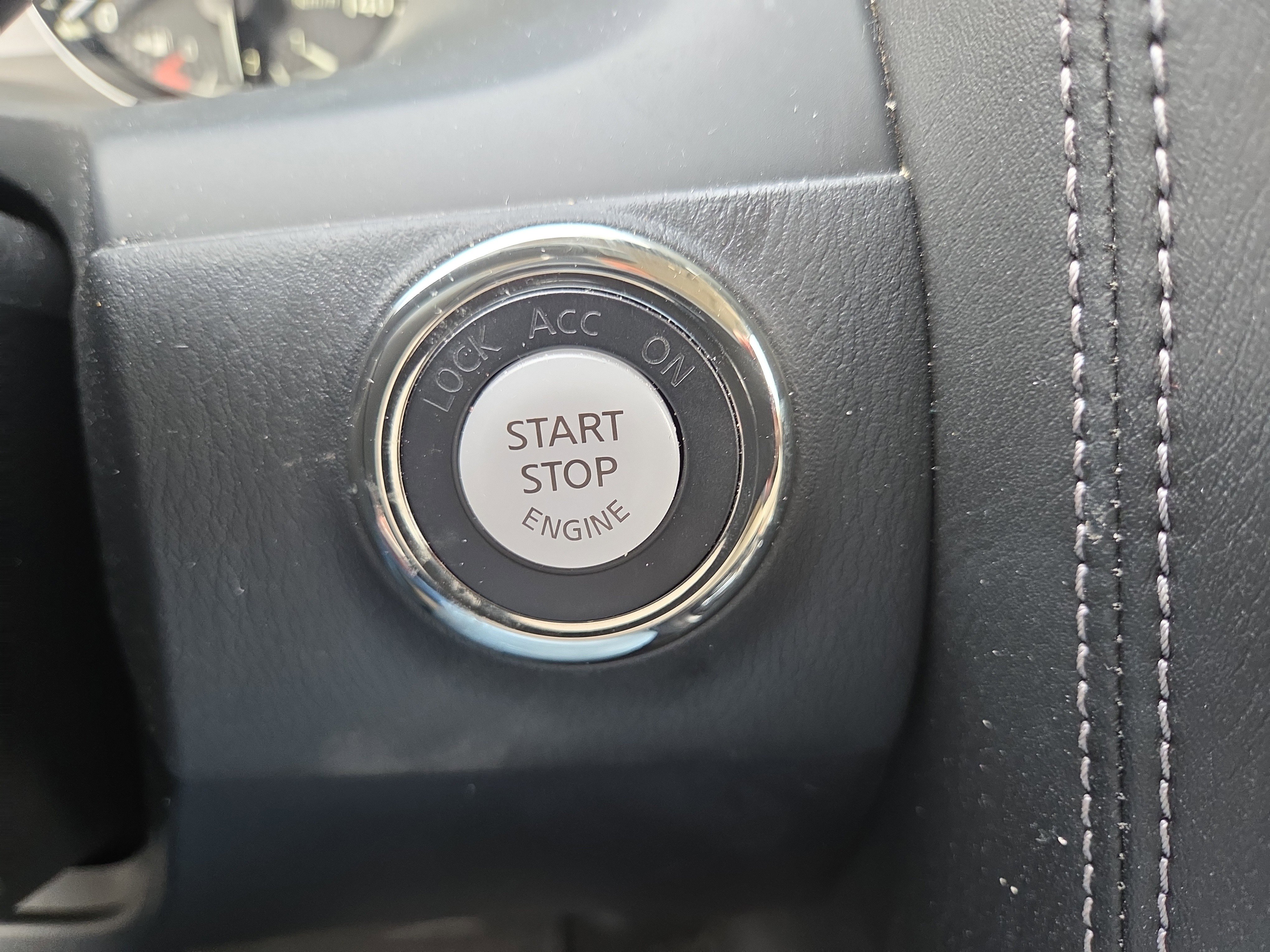 Used 2023 Nissan Armada Platinum w/ Cargo Package image 32