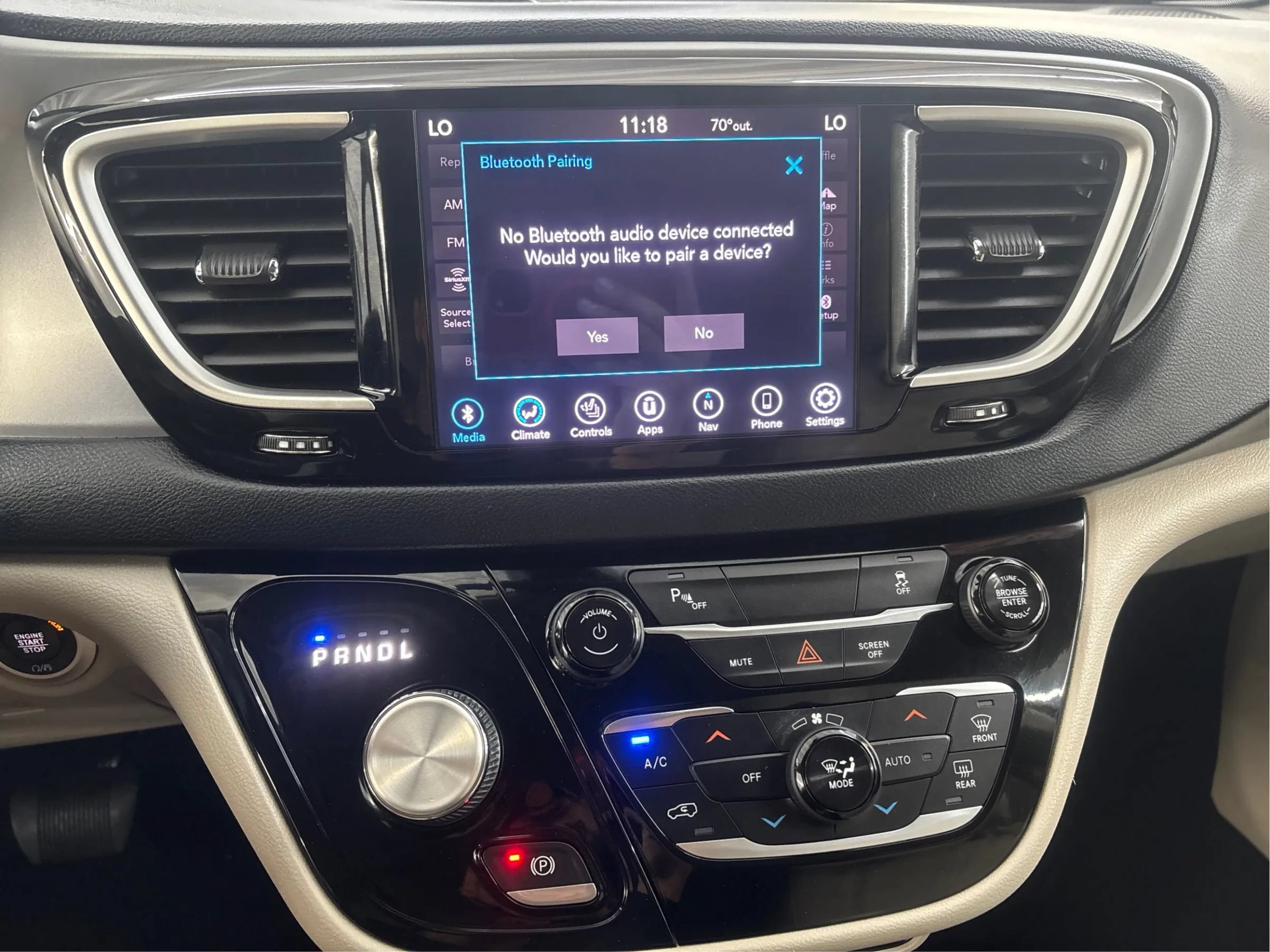Used 2020 Chrysler Pacifica Touring-L FWD image 45