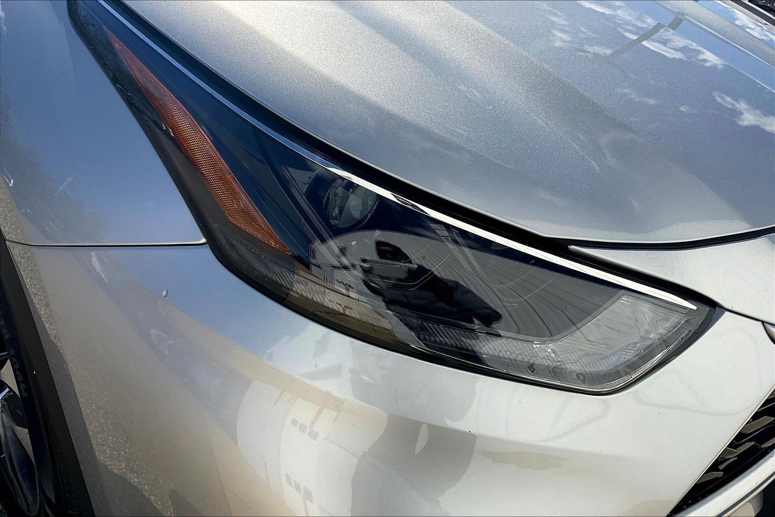 Used 2022 Toyota Highlander XLE FWD image 31